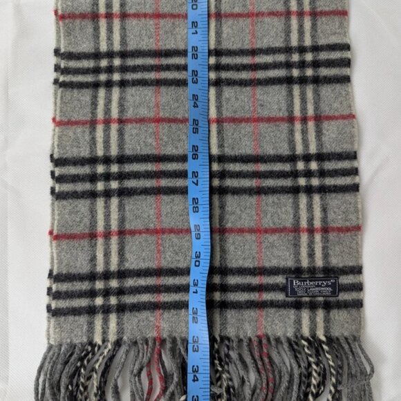 Authentic Used Burberry Scarf Gray – Unisex Lambswool Check – Luxury Fashion - Picture 5 of 6